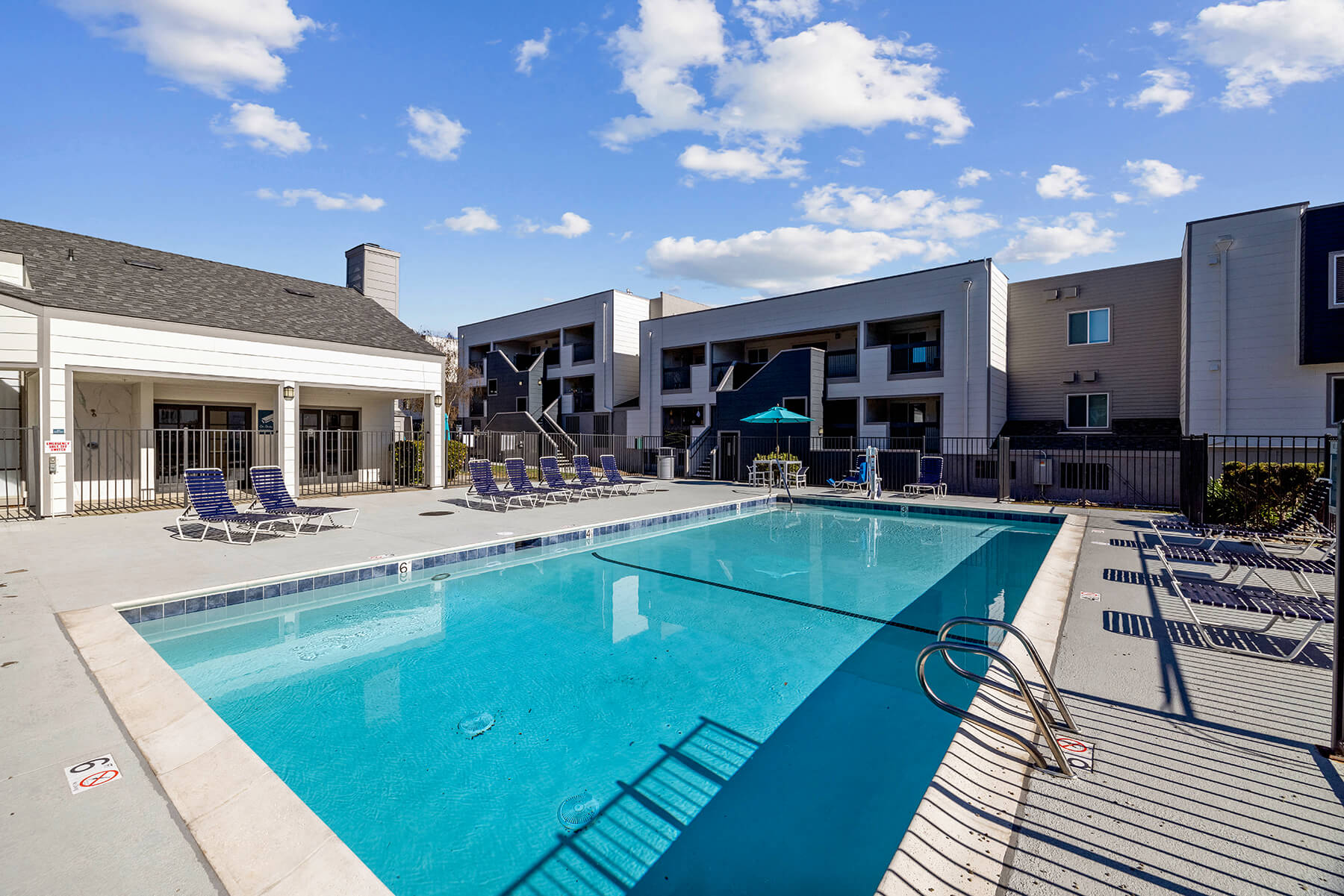 Hilltop Commons Apartments photo 3
